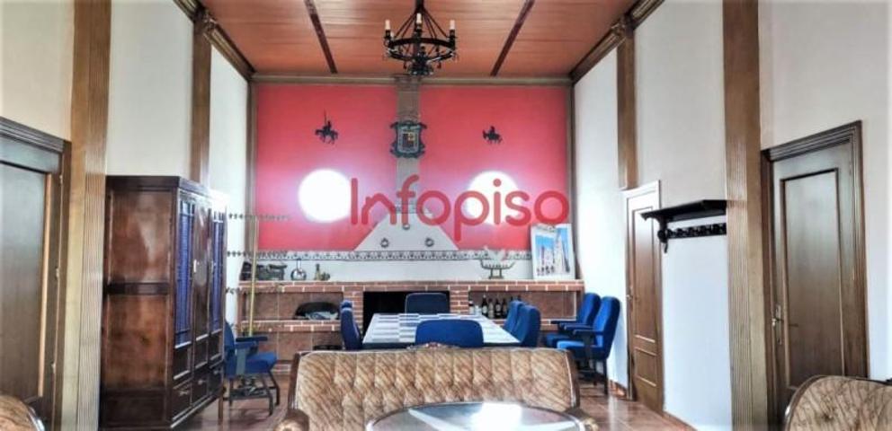 Casa con terreno en venta en Valdepeñas, Carretera Daimiel photo 0