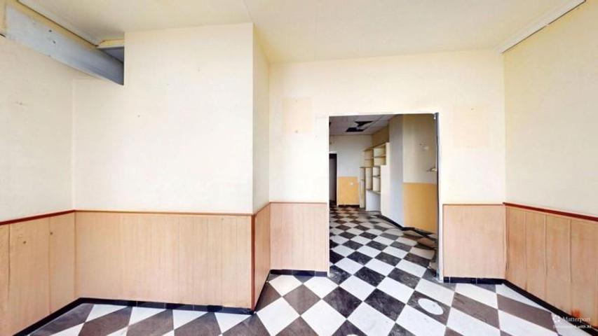 Local comercial en venta en Sevilla, Sevilla photo 0