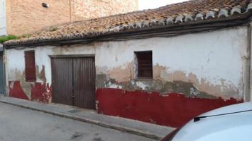 Casa en venta en Torrent, Ayuntamiento - Ermita photo 0