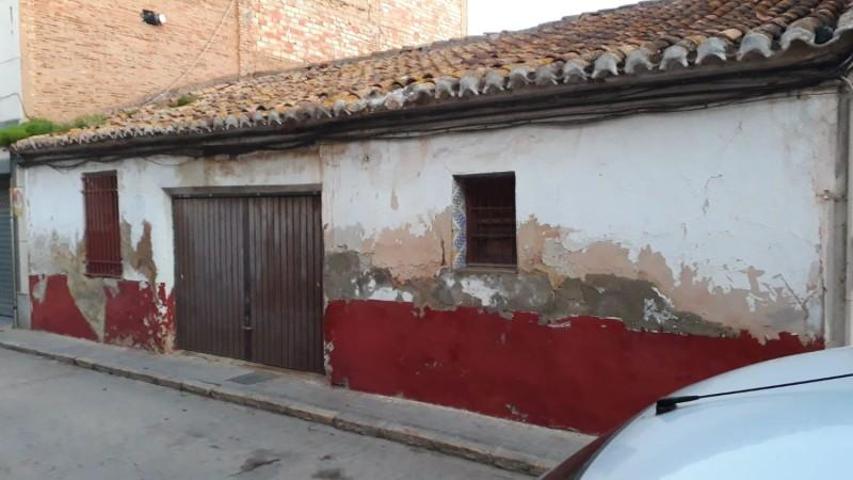 Casa en venta en Torrent, Ayuntamiento - Ermita photo 0