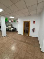 Local comercial en venta en Elda, Gran avenida photo 0