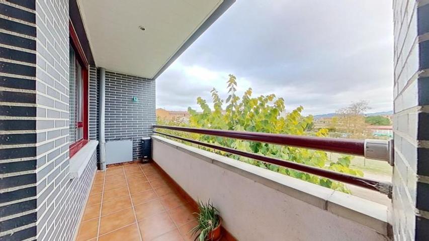 Apartamento en venta en Miranda de Ebro, Matillas - Californias photo 0