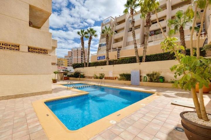 Apartamento en venta en Torrevieja, La Mata photo 0