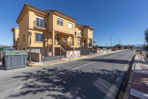 Bungalow en venta en Fuente Vaqueros, Vega de granada zona noroeste photo 0