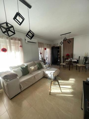 Apartamento en venta en Torrevieja, La Mata pueblo photo 0