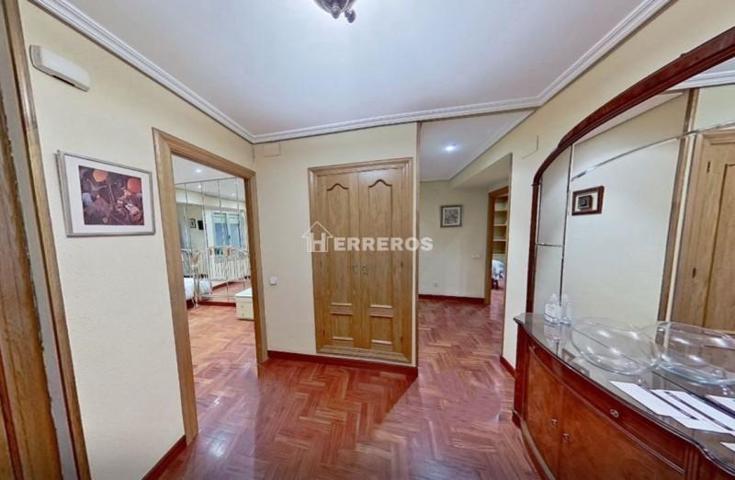 Piso en venta en Logroño, Vara De Rey photo 0