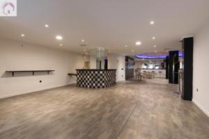 Local comercial en venta en Motril, Correos photo 0