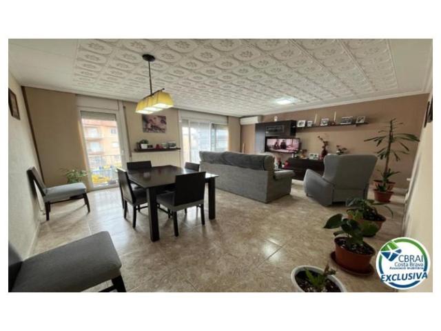 Piso en venta en Roses photo 0