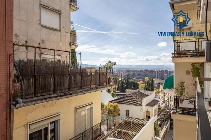 Piso en venta en Granada, Realejo photo 0