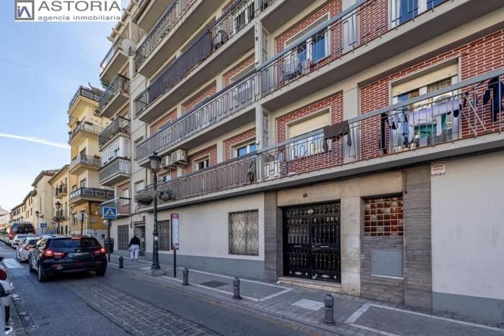 Piso en venta en Granada, Realejo photo 0