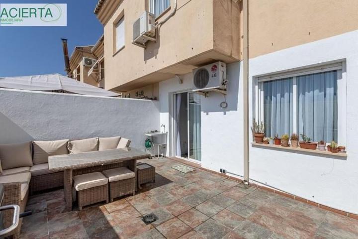 Adosada en venta en Ogíjares, Entrada de Ogijares photo 0