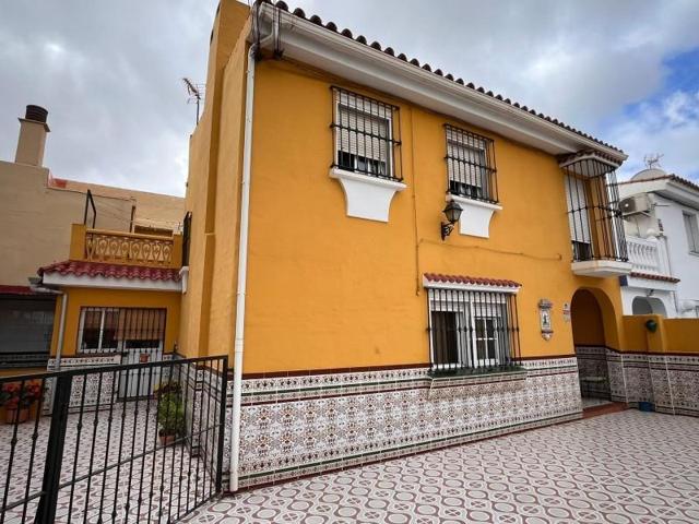 Adosada en venta en Los Barrios, Los cortijillos photo 0