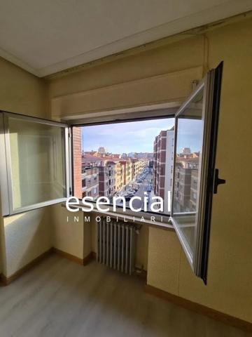 Piso en venta en Salamanca, Salesas photo 0