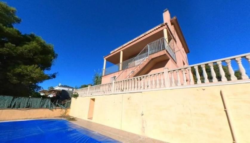 Chalet en venta en Cunit, Costa Cunit - Els Jardins - Els Rosers photo 0