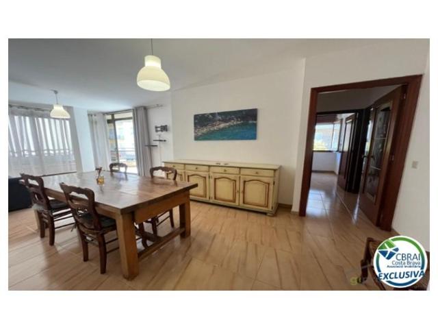 Piso en venta en Roses photo 0