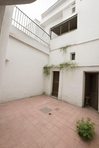Casa en venta en Sabadell, Hostafrancs photo 0