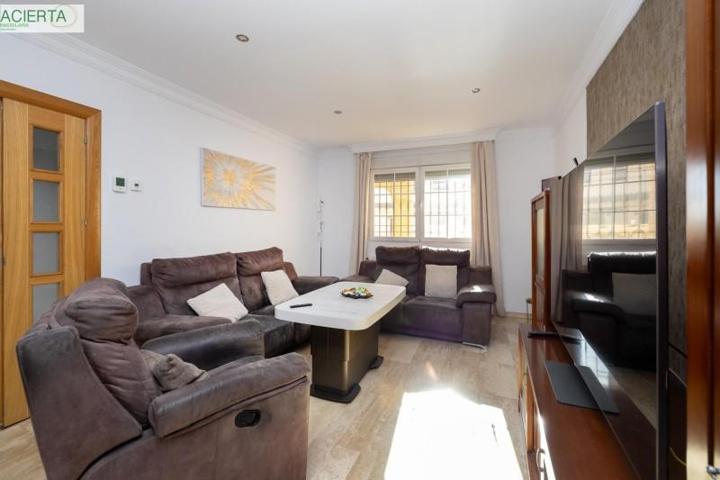 Adosada en venta en Pulianas, Vega de granada zona noroeste photo 0