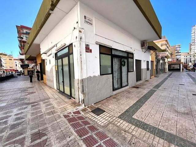Local comercial en venta en Torremolinos, Torremolinos photo 0