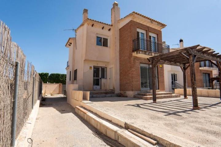 Chalet en venta en Dílar, CAÑADAS DEL PARQUE photo 0