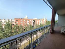 Apartamento en venta en Sant Adrià de Besòs, Avenida la platja photo 0