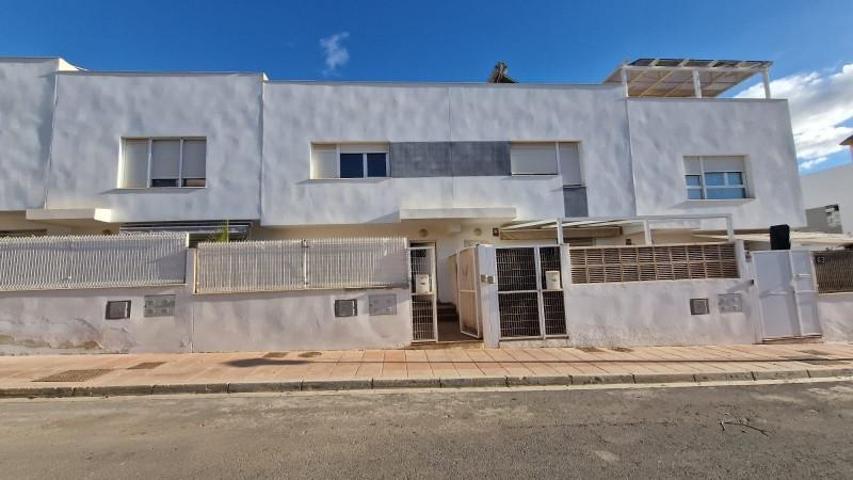 Adosada en venta en Almería, Los Molinos - Villa Blanca photo 0