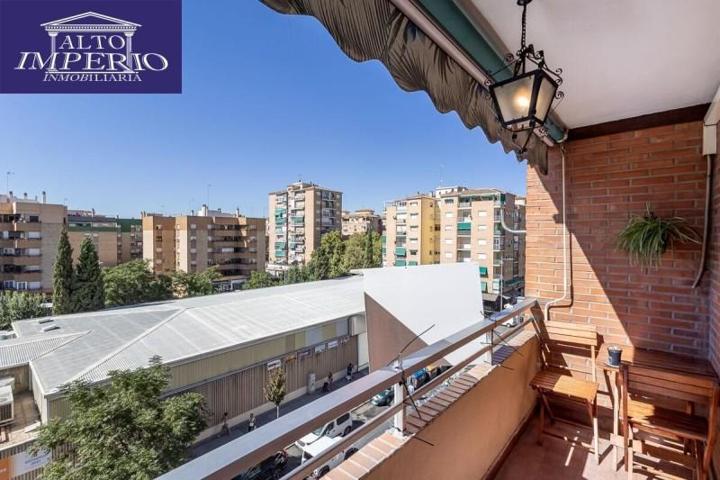 Piso en venta en Granada, Zaidin photo 0