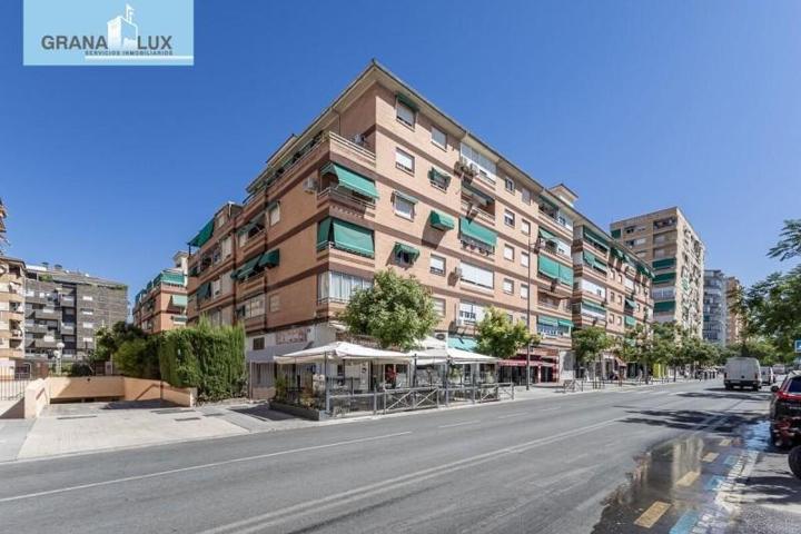 Piso en venta en Granada, Zaidin photo 0