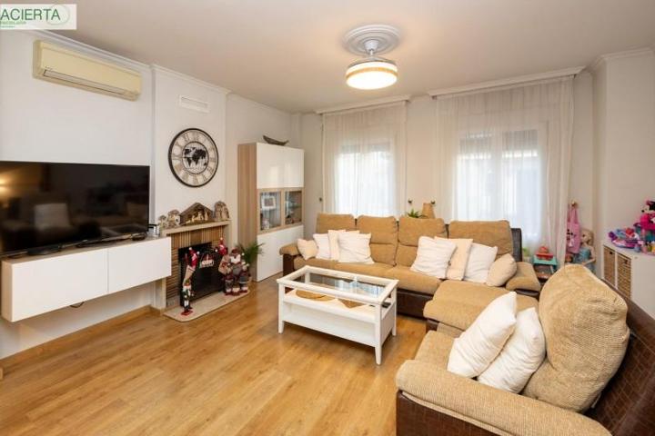 Bungalow en venta en Ogíjares, Zona metropolitana photo 0