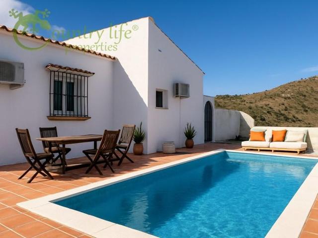 Chalet en venta en Cómpeta photo 0