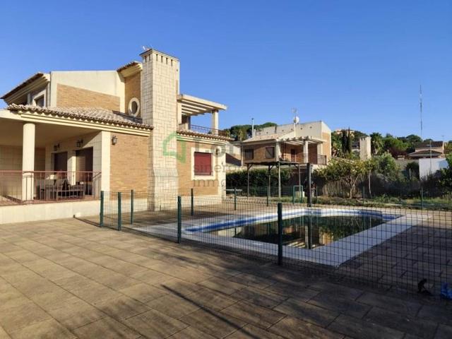 Chalet en venta en Badajoz, Los Montitos photo 0