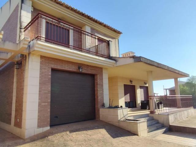 Chalet en venta en Badajoz, Los Montitos photo 0