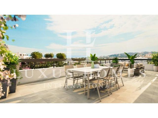 Apartamento en venta en Estepona, Puerto de Estepona photo 0