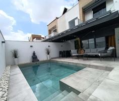 Bungalow en venta en Espartinas, Zona Colegio Europa photo 0