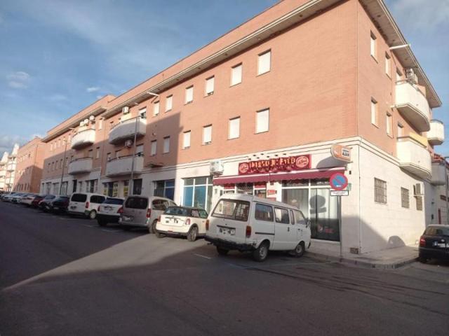Local comercial en venta en Coria del Río, Coria Del Rio photo 0