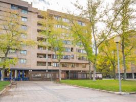 Piso en venta en Pamplona photo 0