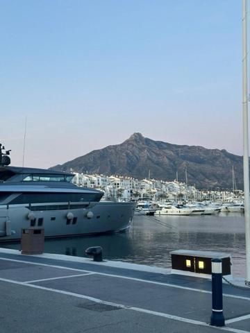 Piso en venta en Marbella, Marbella photo 0