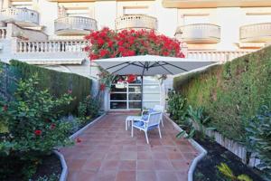 Adosada en venta en Sant Pere de Ribes, Centre photo 0