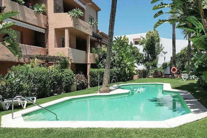 Apartamento en venta en Marbella, Lomas de Marbella Club photo 0