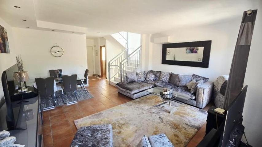 Adosada en venta en Fuengirola, Los Pacos photo 0