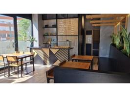 Local comercial en venta en Cornellà de Llobregat, El Pedró photo 0