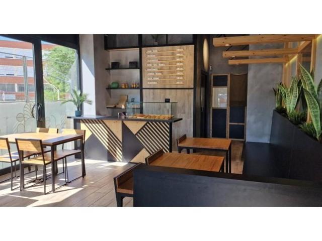 Local comercial en venta en Cornellà de Llobregat, El Pedró photo 0