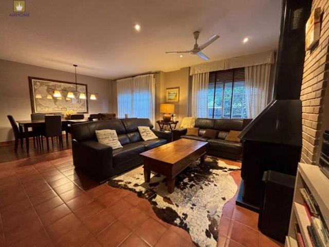 Chalet en venta en Cabrera de Mar, Centro photo 0