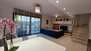 Adosada en venta en Salou, Barenys photo 0