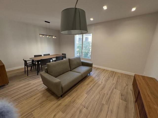 Piso en venta en Barcelona, La Nova Esquerra de lEixample photo 0