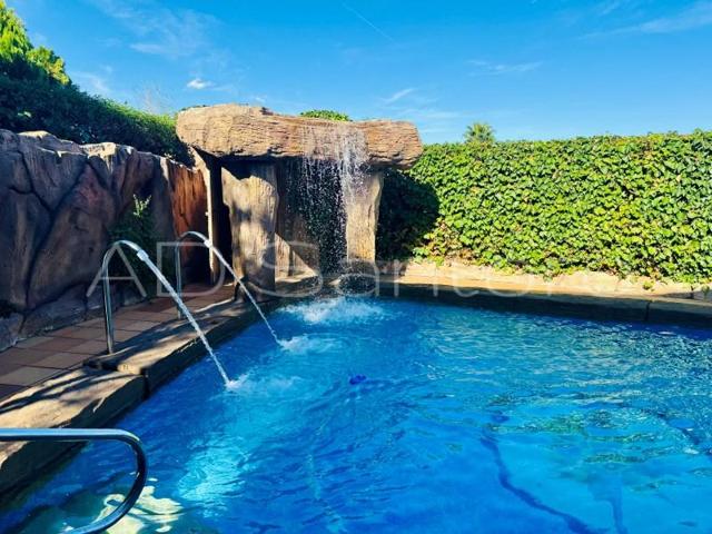 Casa en venta en Sant Pere de Ribes photo 0