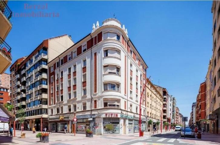 Edificio en venta en Miranda de Ebro, Centro photo 0