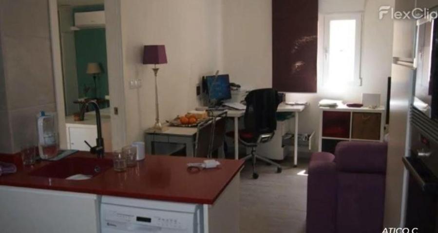 Edificio en venta en Alicante, Casco Histórico-Santa Cruz photo 0