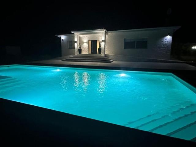 Chalet en venta en Higuera la Real, Higuera La Real photo 0