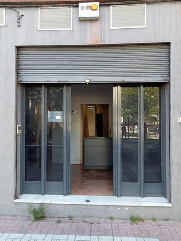 Local comercial en alquiler en Granada, Zaidin photo 0