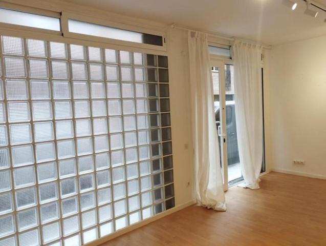 Local comercial en alquiler en Barcelona, Sarrià photo 0